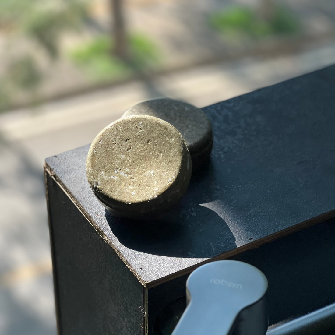 解鎖洗髮新趨勢:洗髮餅VS洗髮精,天然護理的崛起